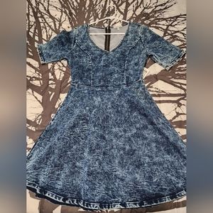 CHARLOTTE RUSSE DENIM ACID WASH SHORT SLEEVE FIT FLARE DRESS STRETCH V NECK